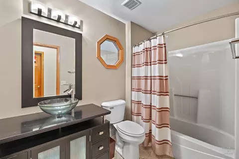 Bath - 1485 Stonegate Rd, Algonquin, IL 60102 photo 7 of 7