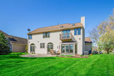 Exterior - 1485 Stonegate Rd, Algonquin, IL 60102 photo 5 of 8