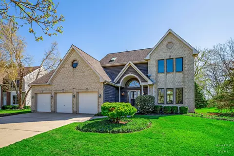1485 Stonegate Rd, Algonquin, IL 60102