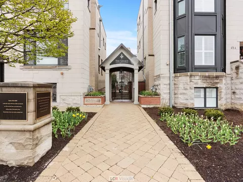 468 Pennsylvania Ave #C, Glen Ellyn, IL 60137