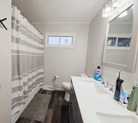 Bath - 21272 Lyndon Rd, Morrison, IL 61270 photo 1 of 1