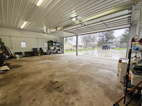 Exterior - 21272 Lyndon Rd, Morrison, IL 61270 photo 3 of 3