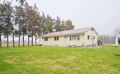 21272 Lyndon Rd, Morrison, IL 61270