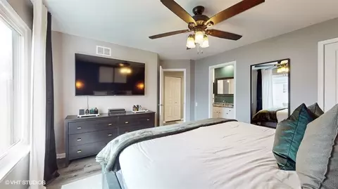 Bedroom - 1695 Spaulding Rd, Bartlett, IL 60103 photo 3 of 5