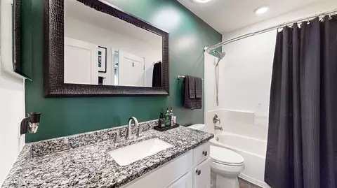Bath - 1695 Spaulding Rd, Bartlett, IL 60103 photo 2 of 2