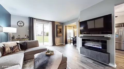 Bedroom - 1695 Spaulding Rd, Bartlett, IL 60103 photo 1 of 5