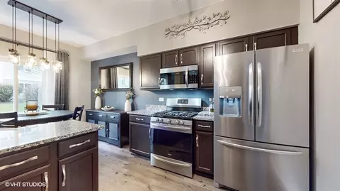 Kitchen - 1695 Spaulding Rd, Bartlett, IL 60103 photo 2 of 3