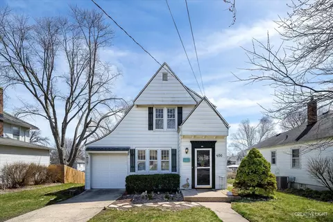 400 Pleasant St, Woodstock, IL 60098