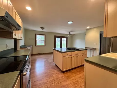 Kitchen - 14644 Brian Dr, Bloomington, IL 61705 photo 2 of 7