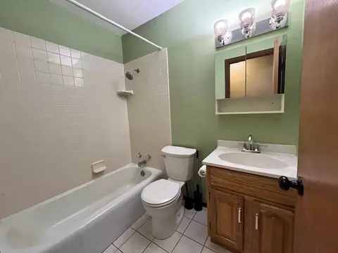 Bath - 14644 Brian Dr, Bloomington, IL 61705 photo 1 of 3