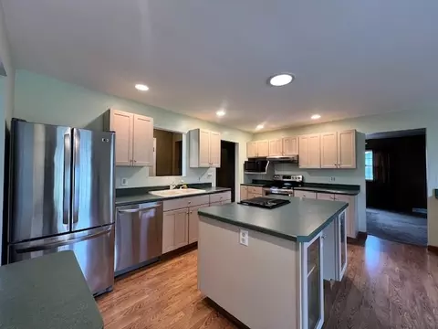 Kitchen - 14644 Brian Dr, Bloomington, IL 61705 photo 5 of 7