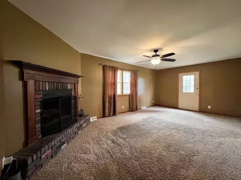 Living - 14644 Brian Dr, Bloomington, IL 61705 photo 3 of 5