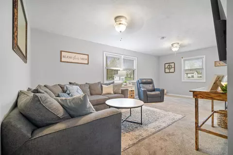 Living - 14612 Brian Dr, Bloomington, IL 61705 photo 2 of 2