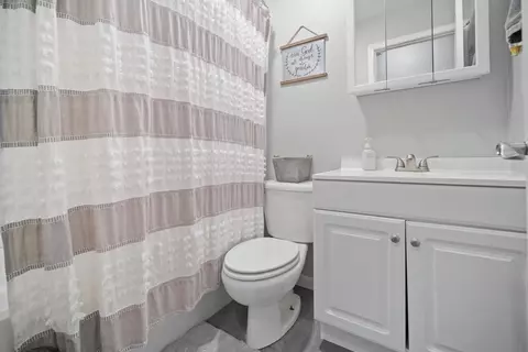 Bath - 14612 Brian Dr, Bloomington, IL 61705 photo 1 of 2