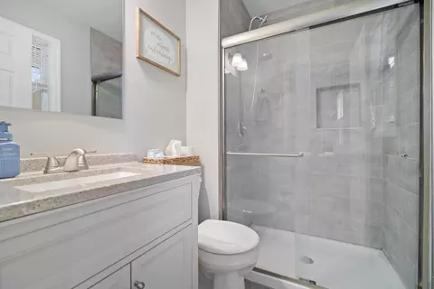 Bath - 14612 Brian Dr, Bloomington, IL 61705 photo 2 of 2
