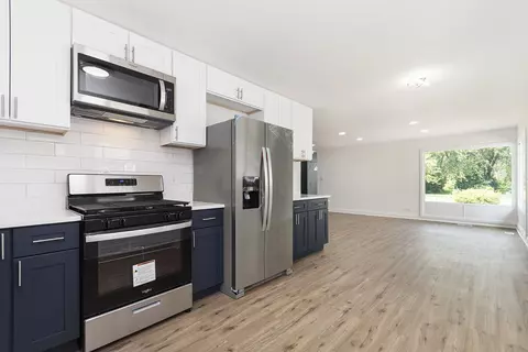 Kitchen - 17113 Holmes Ave, Hazel Crest, IL 60429 photo 2 of 3