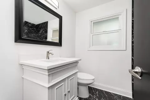 Bath - 17113 Holmes Ave, Hazel Crest, IL 60429 photo 1 of 2