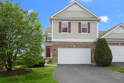330 Ashby Ct, Geneva, IL 60134