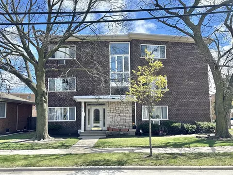 8639 Niles Center Rd #2, Skokie, IL 60077