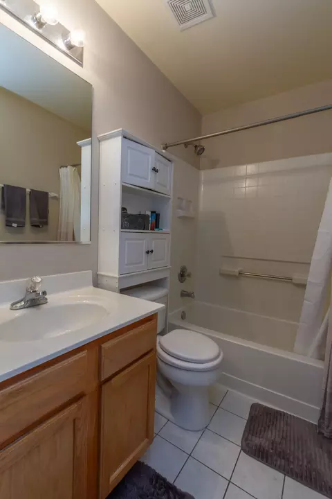 Bath - 10909 Cape Cod Ln, Huntley, IL 60142 photo 3 of 3