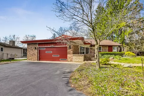 912 Midway Rd, Northbrook, IL 60062