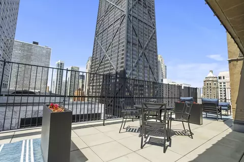 201 E Chestnut St #9E, Chicago, IL 60611 photo 16