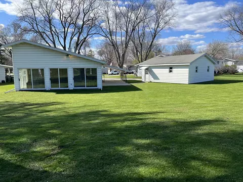 360 E Benton St, Oswego, IL 60543 photo 21