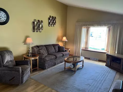 360 E Benton St, Oswego, IL 60543 photo 4