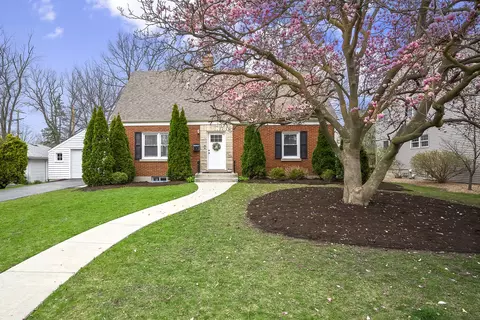 322 Gierz St, Downers Grove, IL 60515