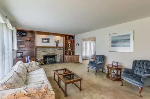 153 Williamsburg Dr, Bartlett, IL 60103 photo 5