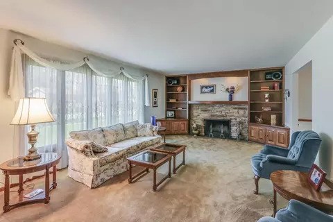 153 Williamsburg Dr, Bartlett, IL 60103 photo 6