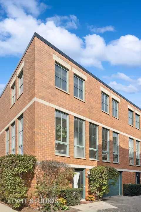 2707 N Lincoln Ave #A, Chicago, IL 60614