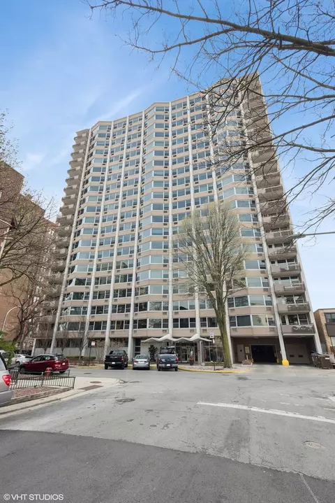 555 W Cornelia Ave #1310, Chicago, IL 60657
