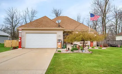 878 W Kennedy Rd, Braidwood, IL 60408