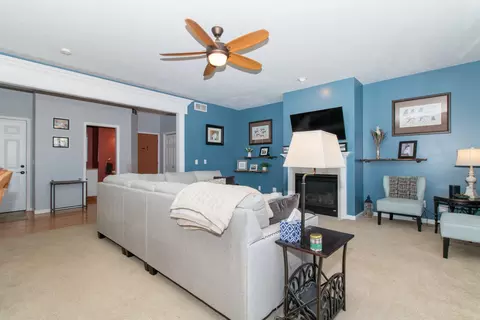 Living - 6 Grape Vine Ln, Bloomington, IL 61704 photo 8 of 13