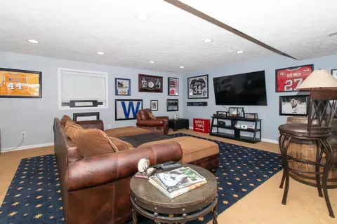 Living - 6 Grape Vine Ln, Bloomington, IL 61704 photo 9 of 13