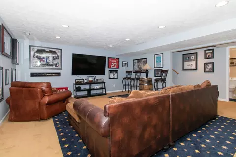 Living - 6 Grape Vine Ln, Bloomington, IL 61704 photo 12 of 13