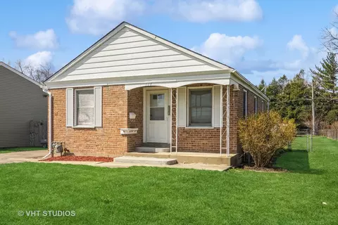 114 N Rohlwing Rd, Palatine, IL 60074