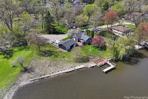 209 Eastwood Ct, Port Barrington, IL 60010