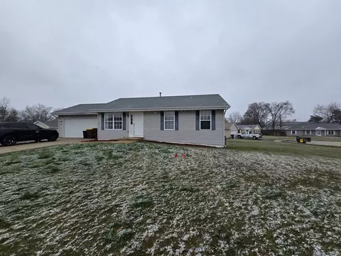 3136 Holiday Dr, Rockford, IL 61109