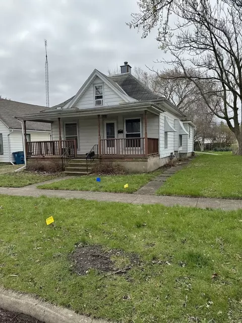 908 E Madison St, Pontiac, IL 61764