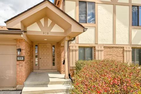 928 Surrey Dr #2A, Schaumburg, IL 60193
