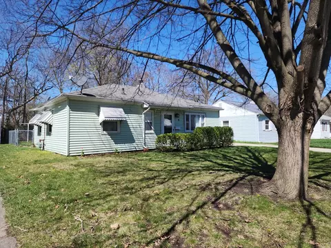 5 Wach Dr, Bloomington, IL 61701 photo 2