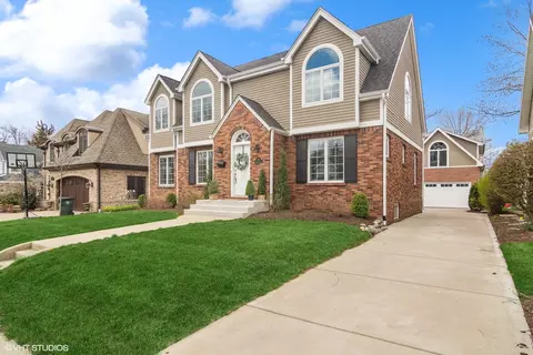 734 N Belmont Ave, Arlington Heights, IL 60004