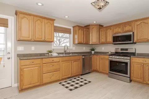 Kitchen - 313 Burcham Dr, Le Roy, IL 61752 photo 1 of 3