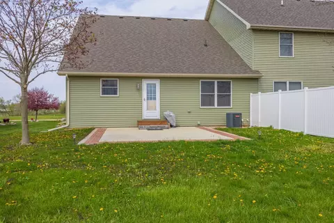 Exterior - 313 Burcham Dr, Le Roy, IL 61752 photo 4 of 4
