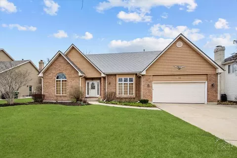 1156 Challenge Dr, Batavia, IL 60510