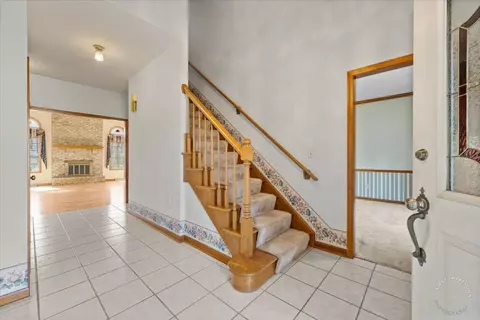 Entry Way - 1156 Challenge Dr, Batavia, IL 60510 photo 1 of 1