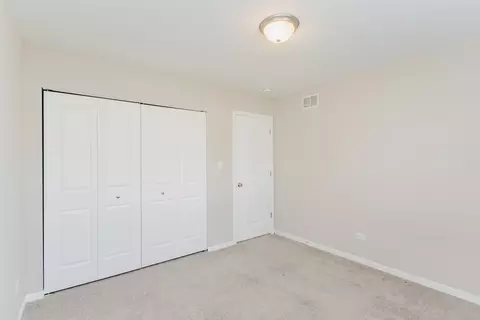 Bedroom - 4542 Opal Dr, Hoffman Estates, IL 60192 photo 3 of 3