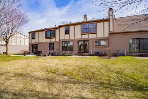Exterior - 4542 Opal Dr, Hoffman Estates, IL 60192 photo 3 of 4